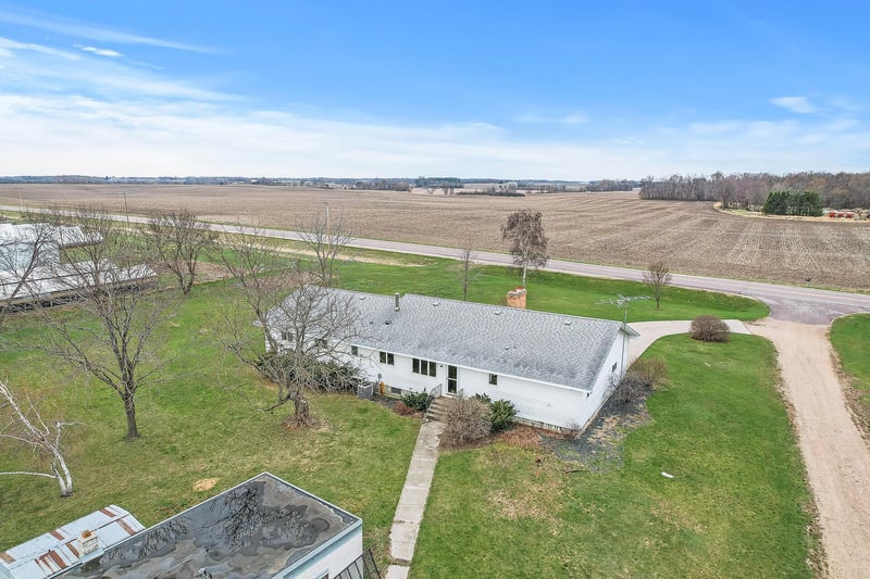 22802 Lexington Rd, Le Center, MN 56057