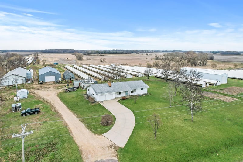 22802 Lexington Rd, Le Center, MN 56057