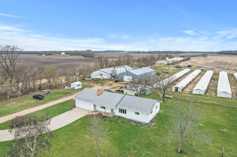 22802 Lexington Rd, Le Center, MN 56057