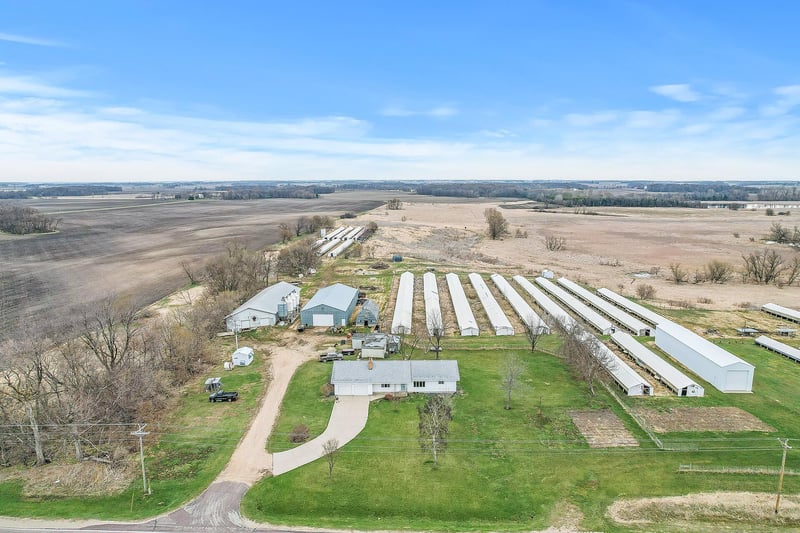 22802 Lexington Rd, Le Center, MN 56057