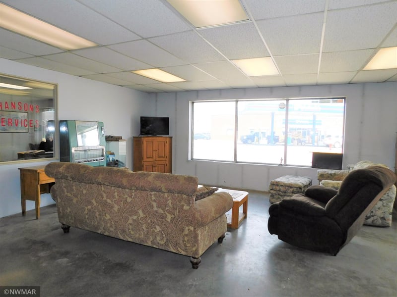 101 1st St W, Fosston, MN 56542