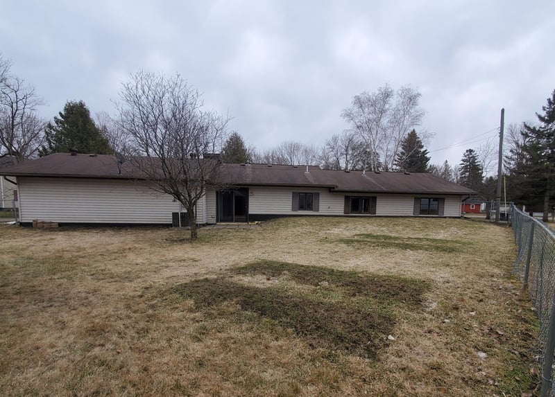 210 Hope Ave W, Nelson, MN 56355