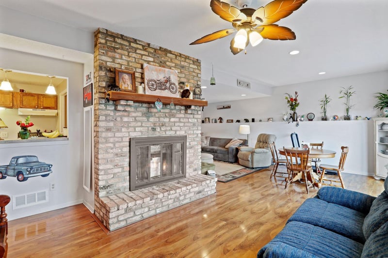4389 Warren Ave, Spring Park, MN 55384