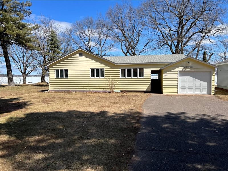 1011 Burgs Park Dr, Shell Lake, WI 54871
