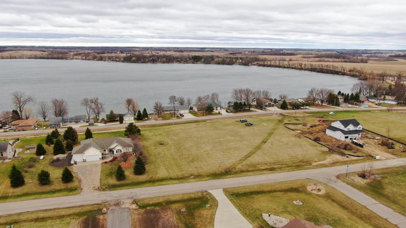 19251 Lake Volney Cir, Le Center, MN 56057