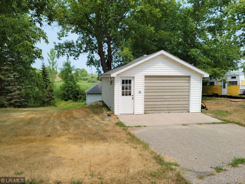 000 W Pleasant Ave, Elizabeth, MN 56533