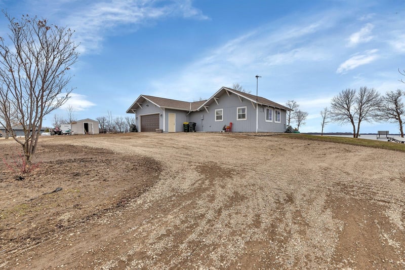 6621 225th Ave NW, Sunburg, MN 56289