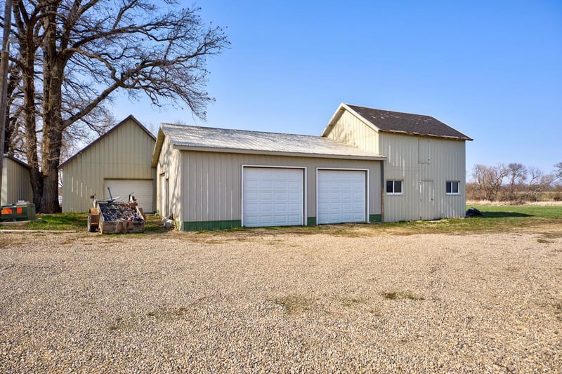 1446 30th St, Ceylon, MN 56121