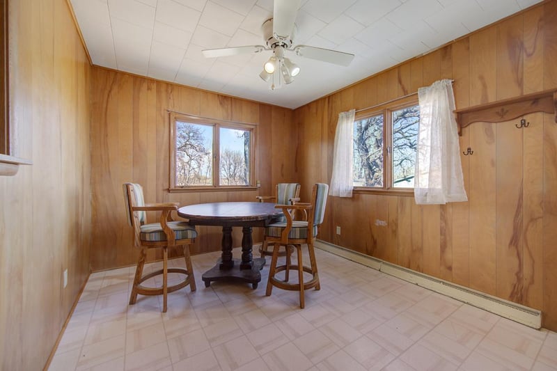 1446 30th St, Ceylon, MN 56121