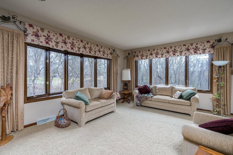 421 Riverview Dr, Courtland, MN 56021