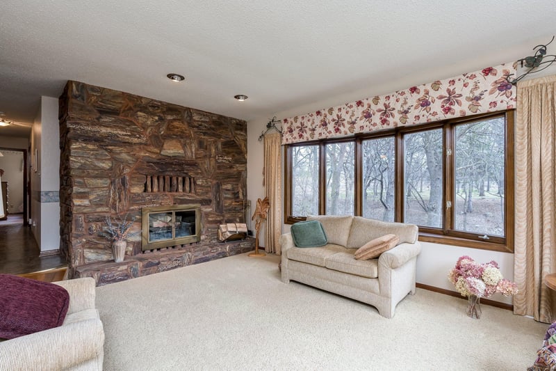 421 Riverview Dr, Courtland, MN 56021