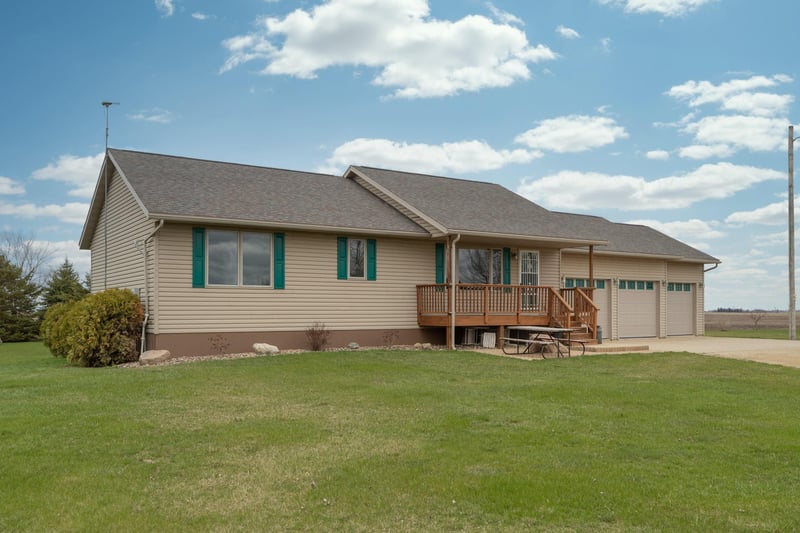 64768 265th St, Dexter, MN 55926