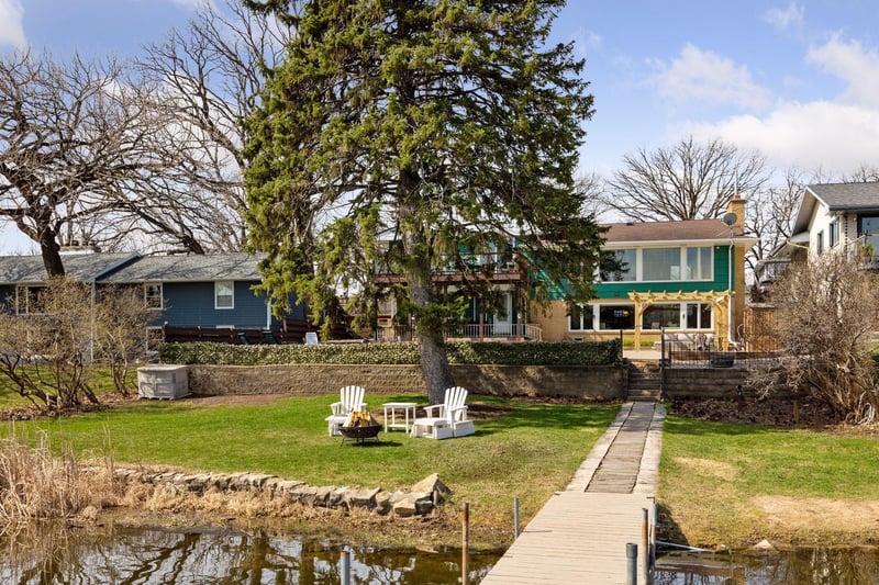 4260 Twin Oak Ln, Robbinsdale, MN 55422