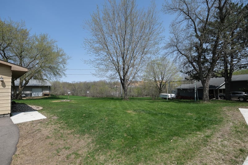 304 Maple St, Cleveland, MN 56017
