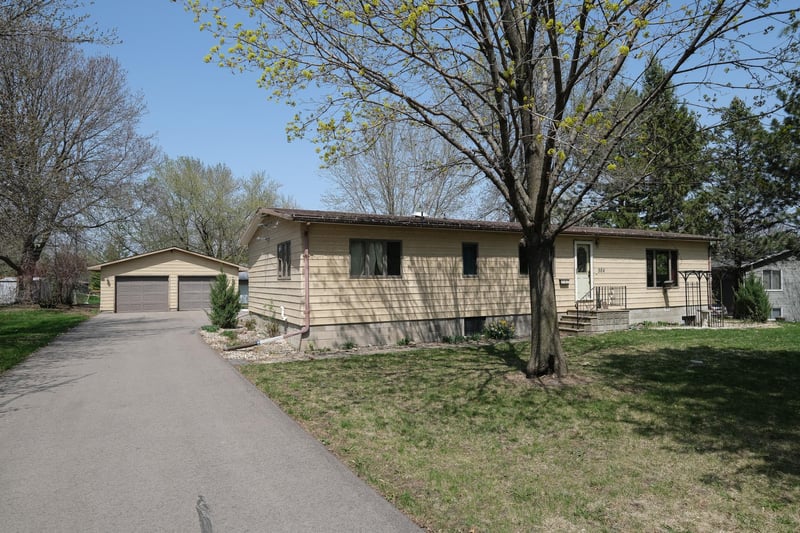 304 Maple St, Cleveland, MN 56017