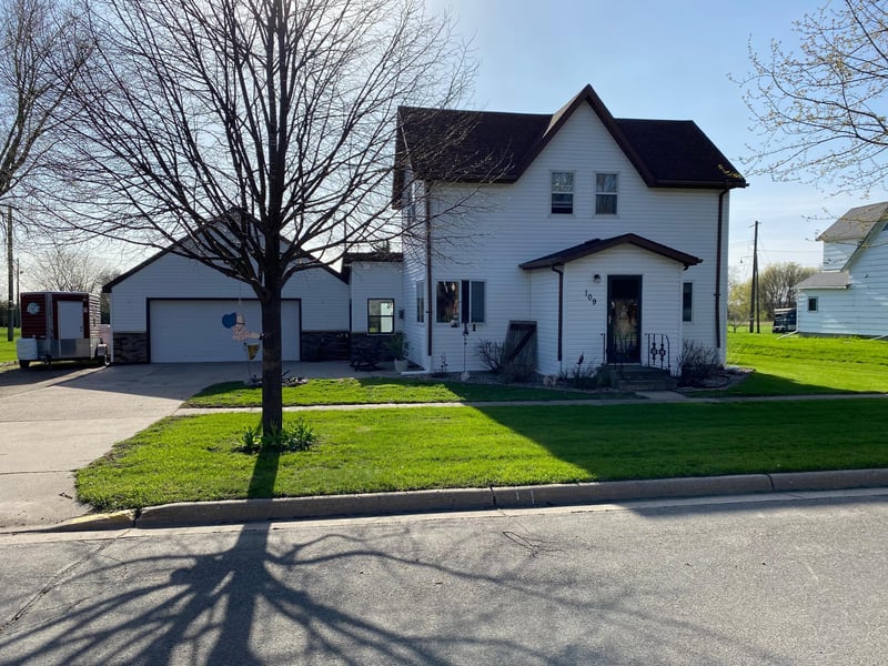 109 N Lake St, Belview, MN 56214