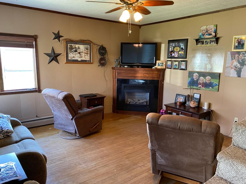 109 N Lake St, Belview, MN 56214