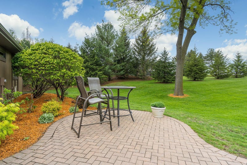 62537 Shorewood Ln, Madison Lake, MN 56063