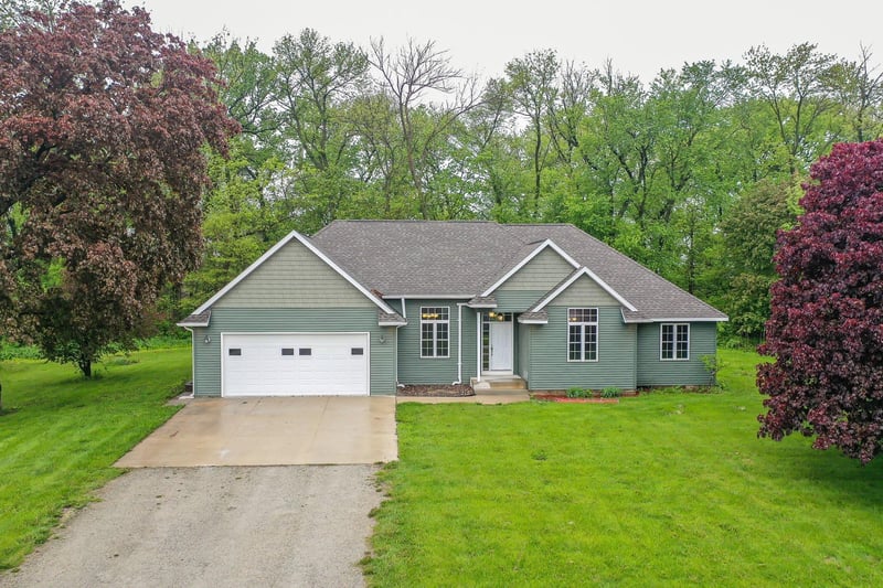 50422 305th St, Blooming Prairie, MN 55917