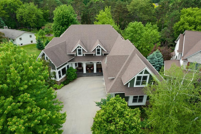 582 Lake Ridge Dr, Shoreview, MN 55126