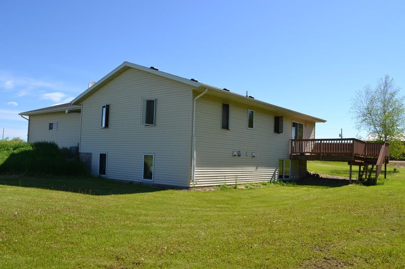 2224 Homestead Rd NE, Nelson, MN 56355