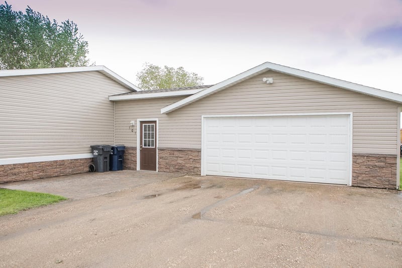 101 Elizabeth Ave, Alberta, MN 56207