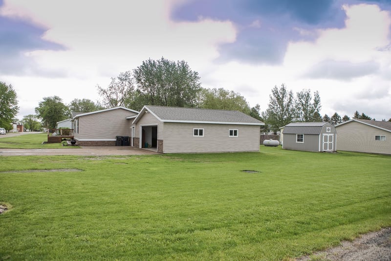 101 Elizabeth Ave, Alberta, MN 56207