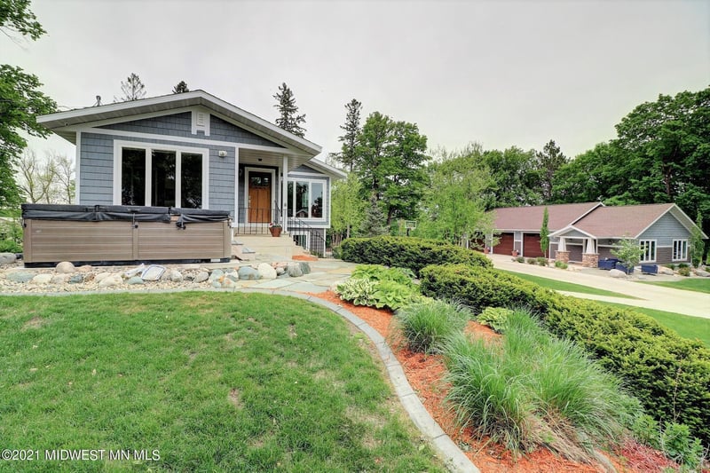 1698 E Shore Dr, Detroit Lakes, MN 56501