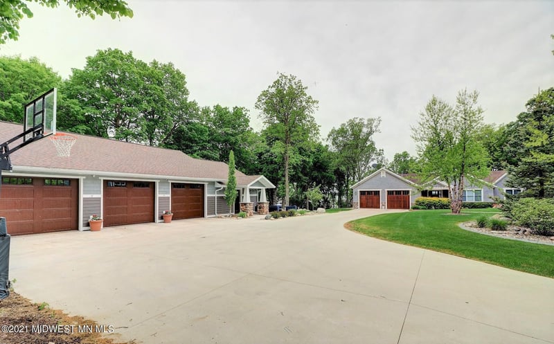 1698 E Shore Dr, Detroit Lakes, MN 56501