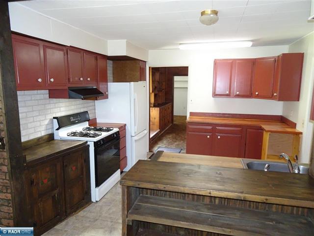 8541 Tall Pine Rd, Britt, MN 55710