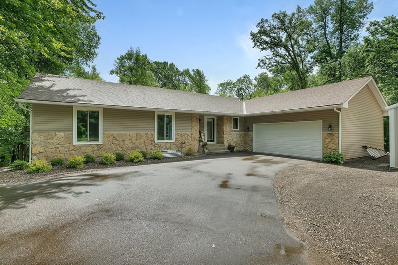 19867 W Ford Brook Dr, Nowthen, MN 55303