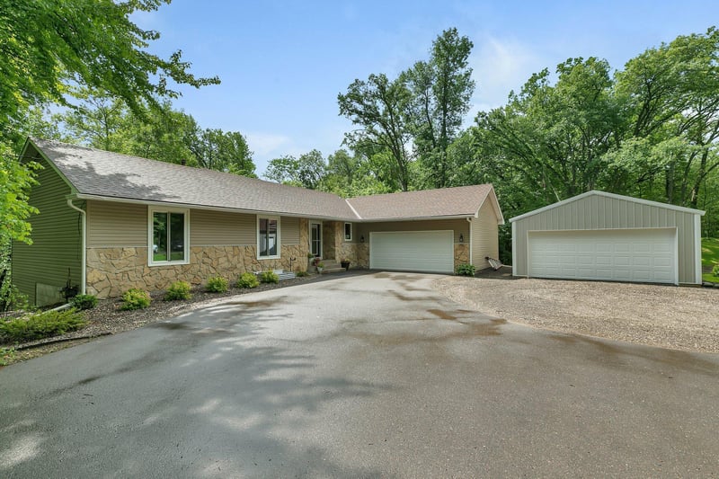 19867 W Ford Brook Dr, Nowthen, MN 55303