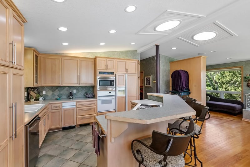 3812 Sunset Dr, Spring Park, MN 55384