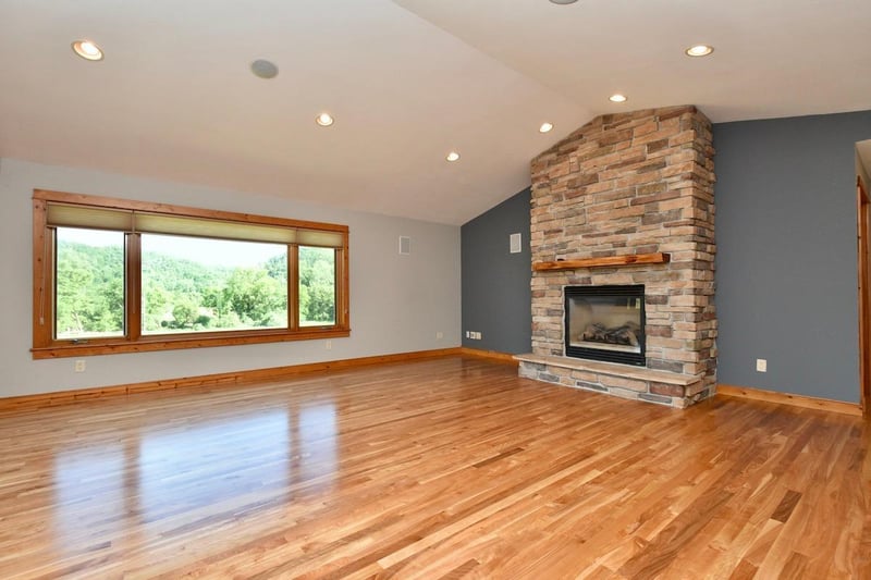 45115 Laura Ln, Rushford, MN 55971