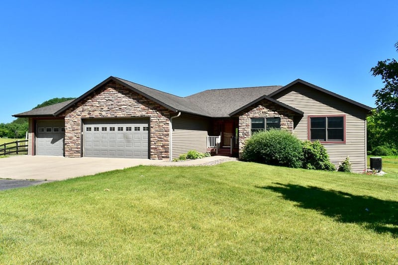 45115 Laura Ln, Rushford, MN 55971