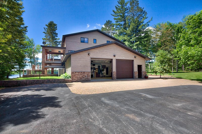 3892 Evergreen Ct, Eveleth, MN 55734