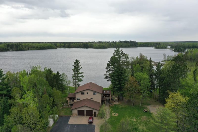 3892 Evergreen Ct, Eveleth, MN 55734