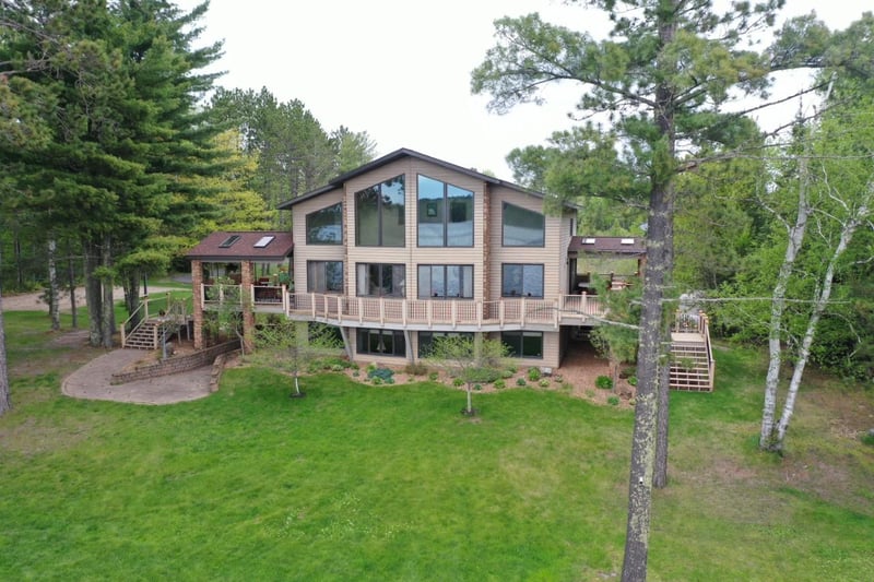 3892 Evergreen Ct, Eveleth, MN 55734