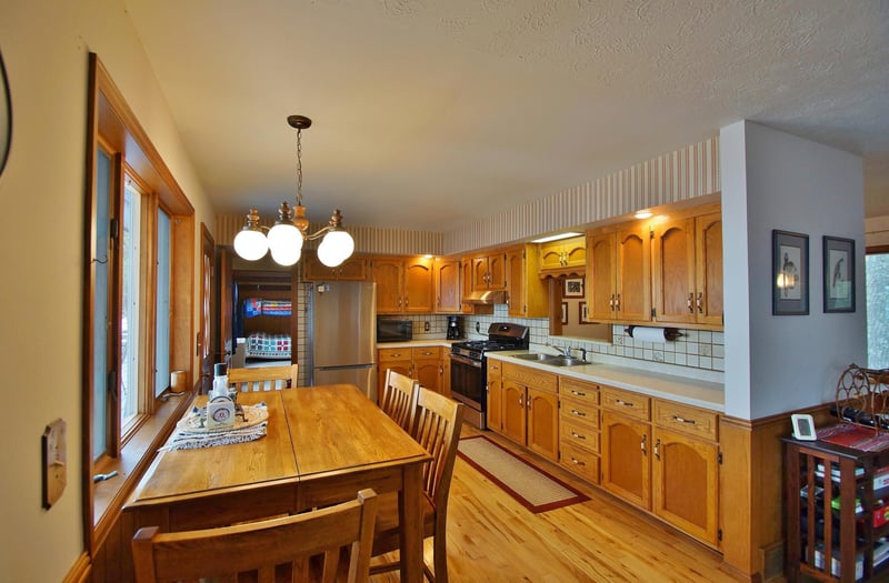 16195 W Browns Ln, Stone Lake, WI 54876
