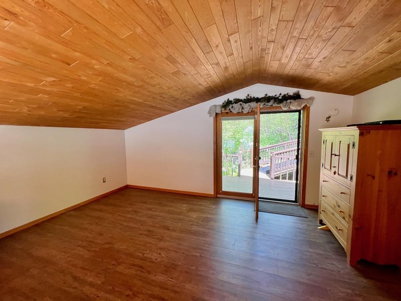 2810 Niles Bay Forest Rd, Orr, MN 55771