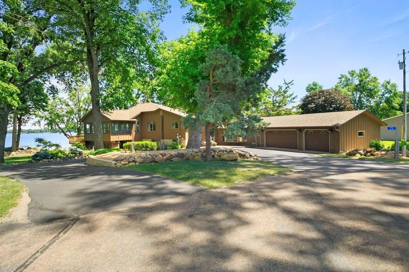7751 Grant Ct, Morristown, MN 55052