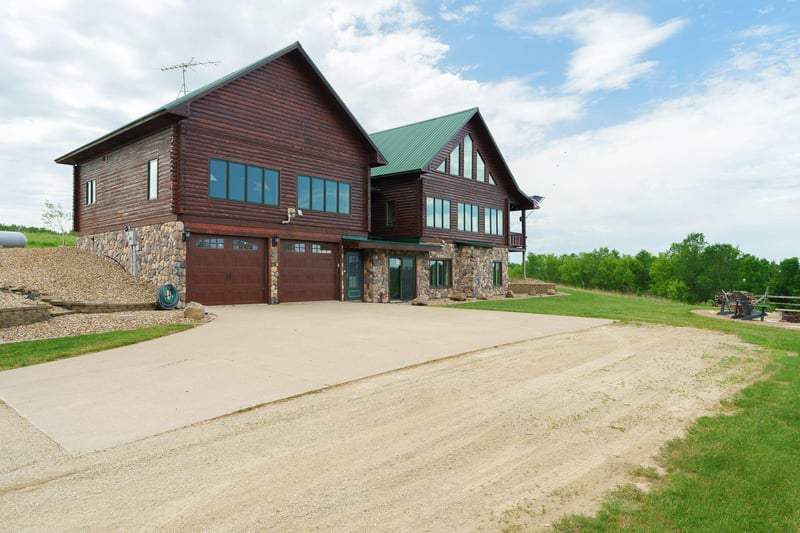 51411 142nd Avenue Way, Pine Island, MN 55963