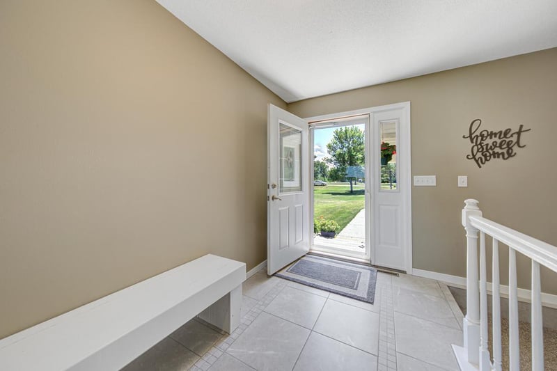 51696 Eagle Ln, Lake Crystal, MN 56055