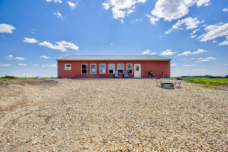 11 W Clear Lake Dr, Ceylon, MN 56121