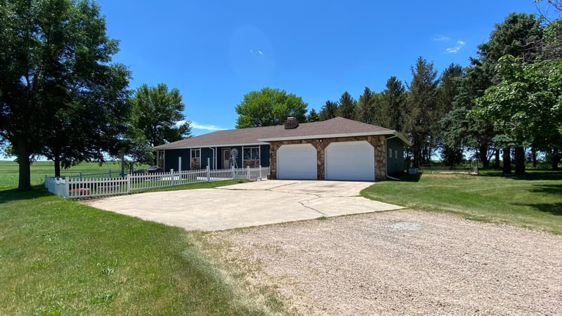 154 61st St, Beaver Creek, MN 56116