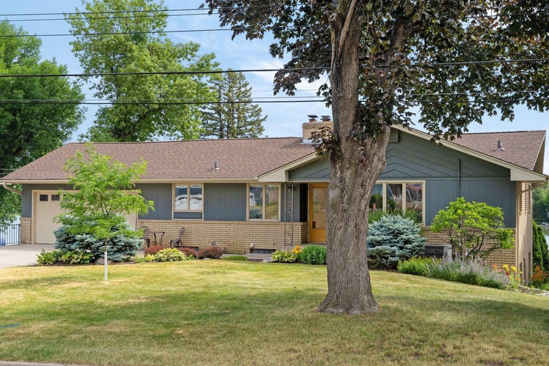 4304 Twin Oak Ln, Minneapolis, MN 55422