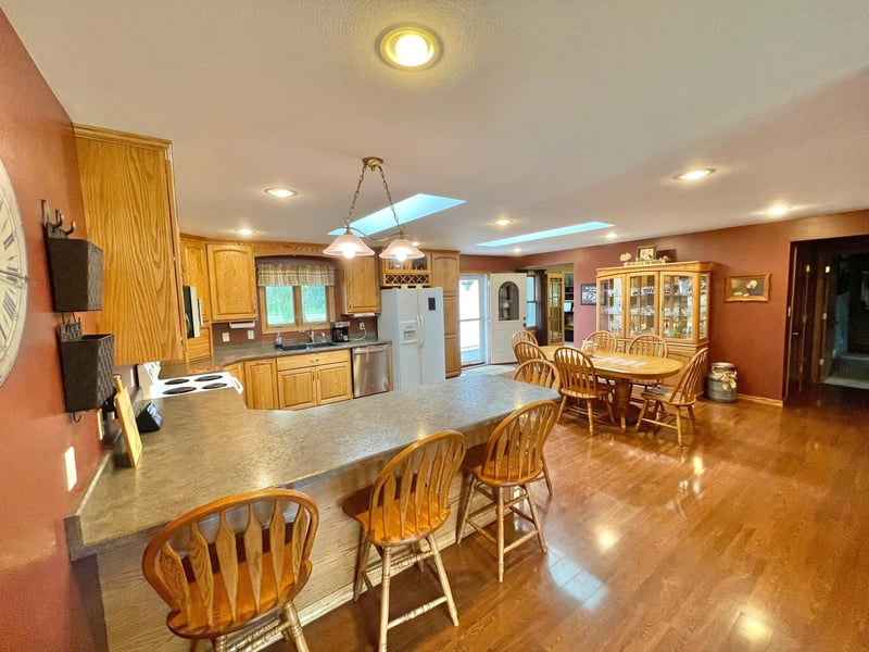 11628 320th Ave, Comfrey, MN 56019