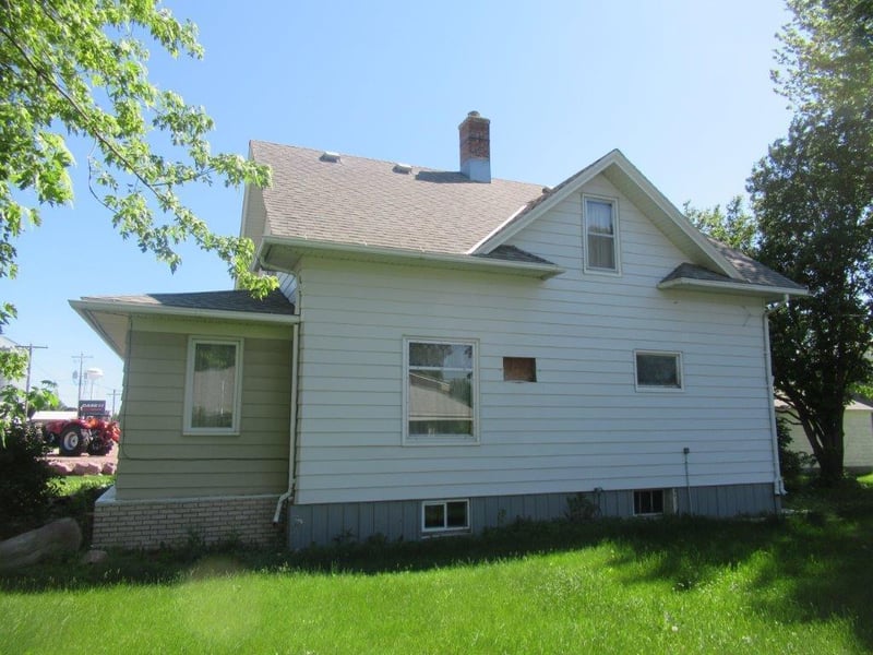 107 N Broadway St, Ellsworth, MN 56129