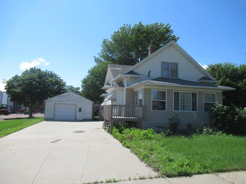 107 N Broadway St, Ellsworth, MN 56129