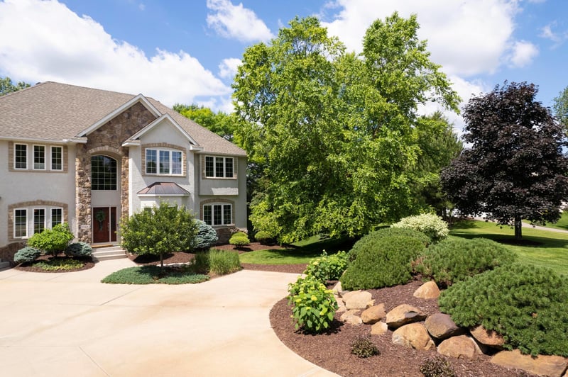 2148 Kelly Cir, Shakopee, MN 55379